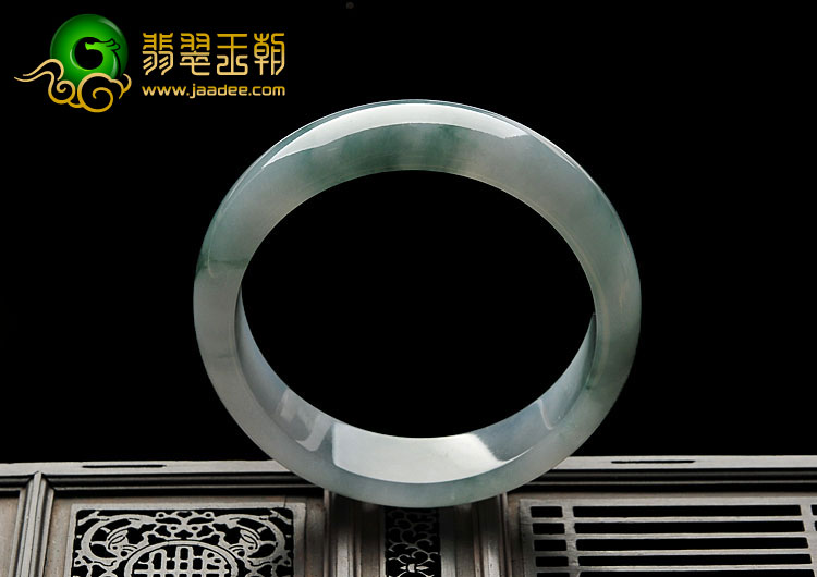 糯冰种飘花缅甸翡翠A货手镯（59.5mm）
