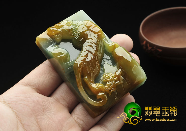 糯冰种晴水褐黄翡缅甸翡翠A货虎啸山林挂件