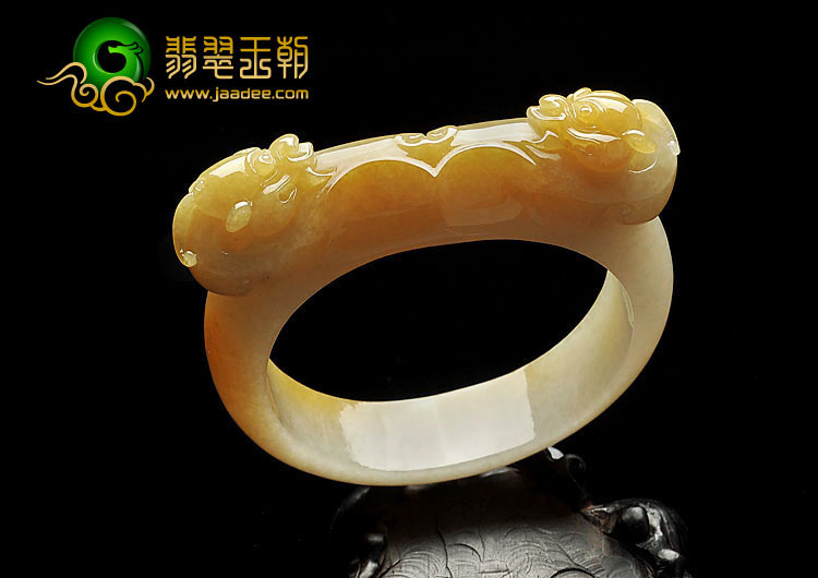 （超值推荐）糯冰种鸡油黄缅甸翡翠A货双龙如意贵妃镯/摆件（59.7mm-52.6mm）