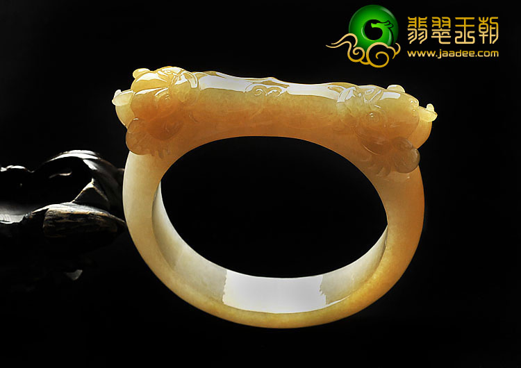 （超值推荐）糯冰种鸡油黄缅甸翡翠A货双龙如意贵妃镯/摆件（59.7mm-52.6mm）
