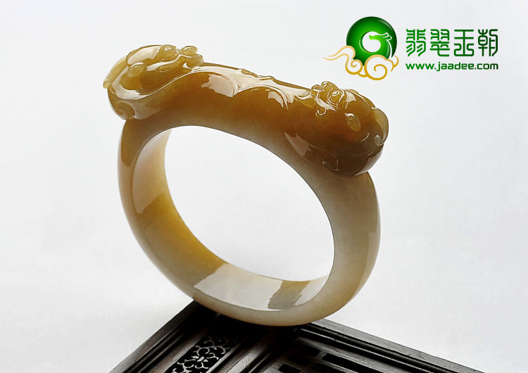 （超值推荐）糯冰种鸡油黄缅甸翡翠A货双龙如意贵妃镯/摆件（59.7mm-52.6mm）