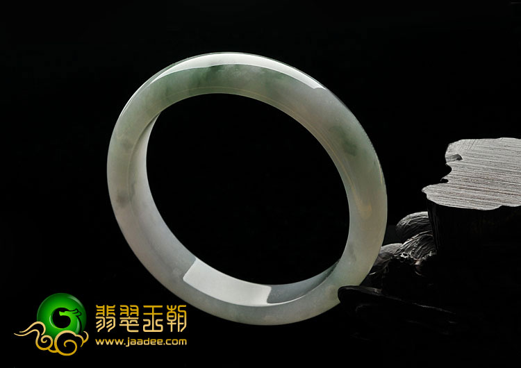 糯冰种飘花缅甸翡翠A货手镯（58.5mm）