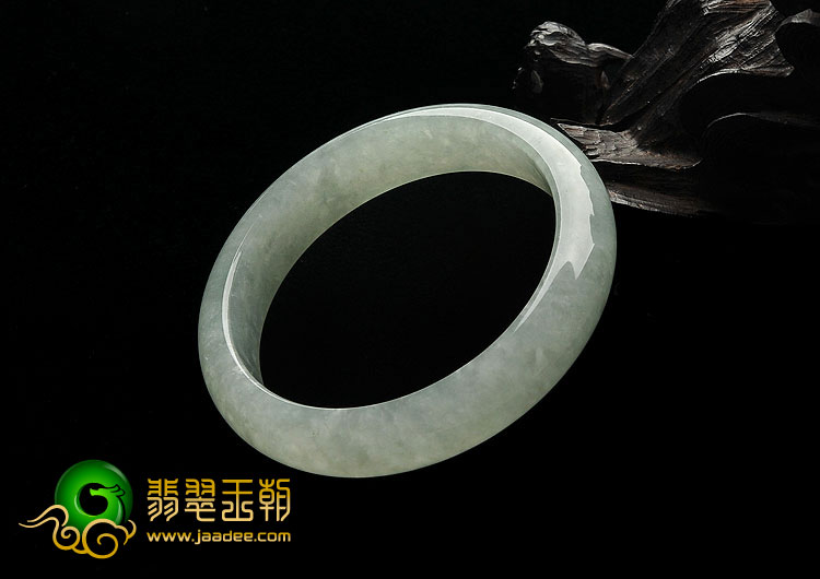 糯冰种晴水缅甸翡翠A货手镯（57.9mm）