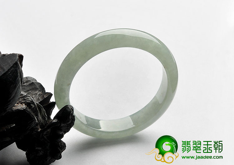 糯冰种晴水缅甸翡翠A货手镯（57.9mm）