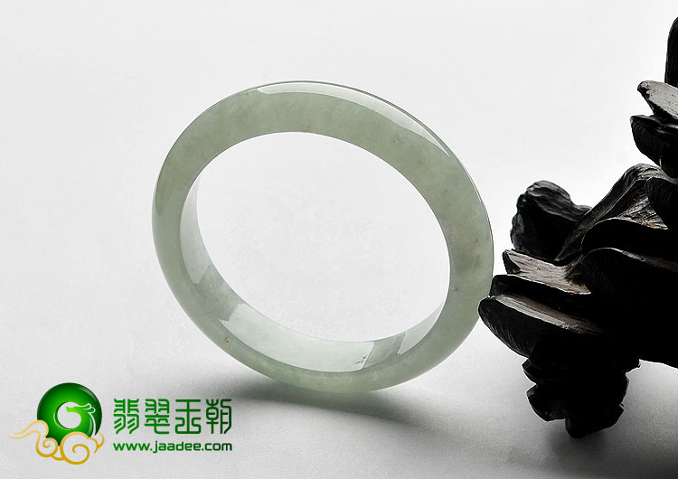 糯冰种晴水缅甸翡翠A货手镯（57.9mm）
