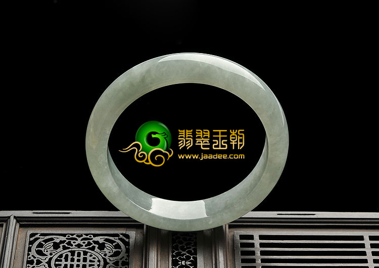 糯冰种晴水缅甸翡翠A货手镯（57.9mm）