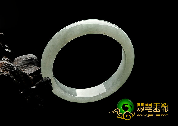 糯冰种晴水缅甸翡翠A货手镯（57.9mm）