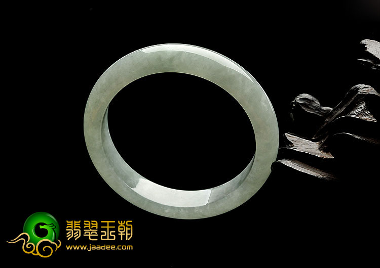 糯冰种晴水缅甸翡翠A货手镯（57.9mm）