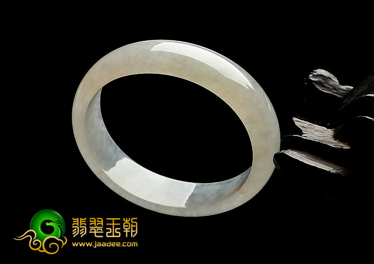 冰种晴水缅甸翡翠A货贵妃镯（53.3mm-47.2mm）