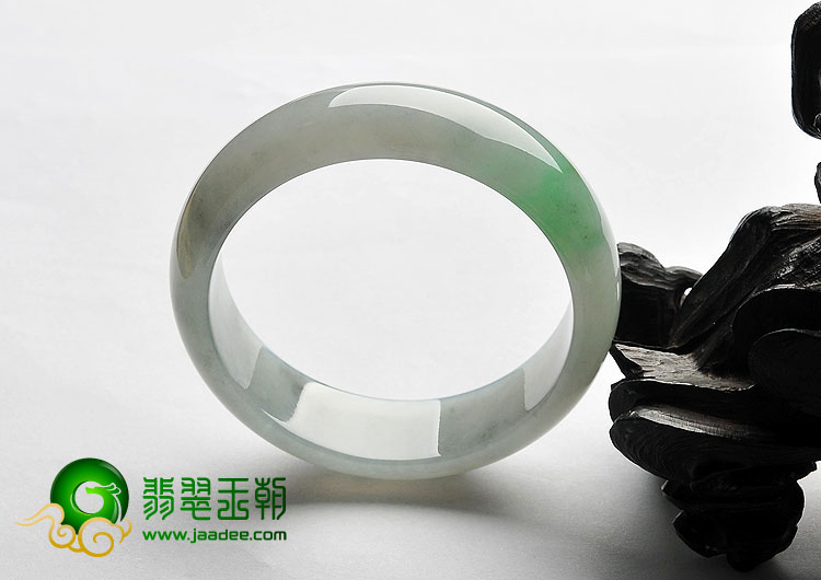 糯冰种飘绿花缅甸翡翠A货手镯（58.3mm）