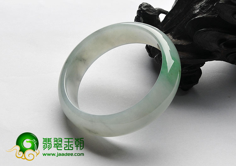 糯冰种飘绿花缅甸翡翠A货手镯（58.3mm）