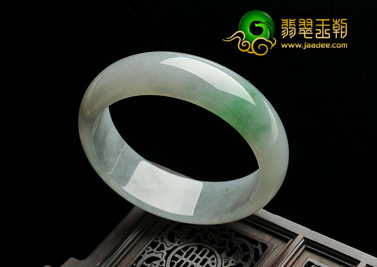 糯冰种飘绿花缅甸翡翠A货手镯（58.3mm）