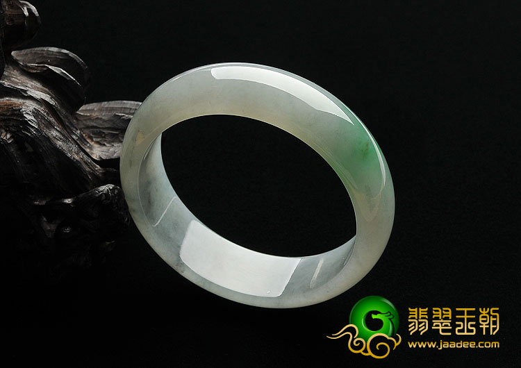 糯冰种飘绿花缅甸翡翠A货手镯（58.3mm）