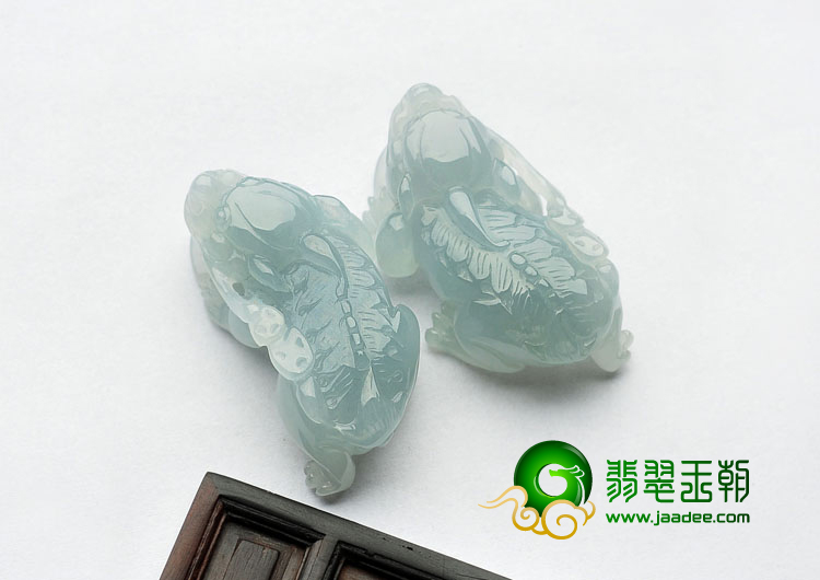 糯冰种晴水缅甸翡翠A货貔貅挂件（一对）