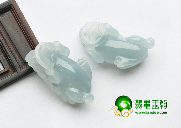 糯冰种晴水缅甸翡翠A货貔貅挂件（一对）