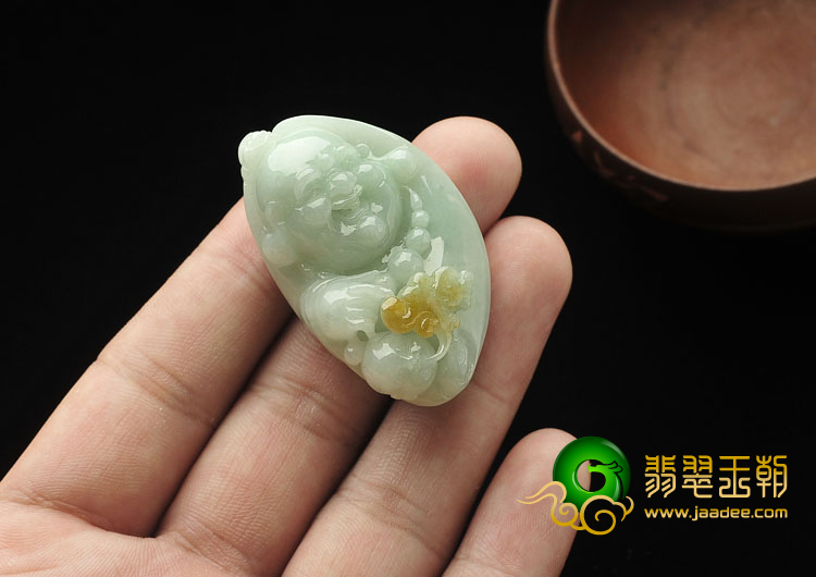 糯冰种晴水略带黄翡缅甸翡翠A货童子拜佛挂件