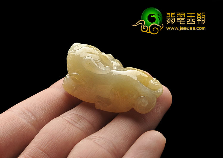 糯冰种黄翡缅甸翡翠A货貔貅挂件