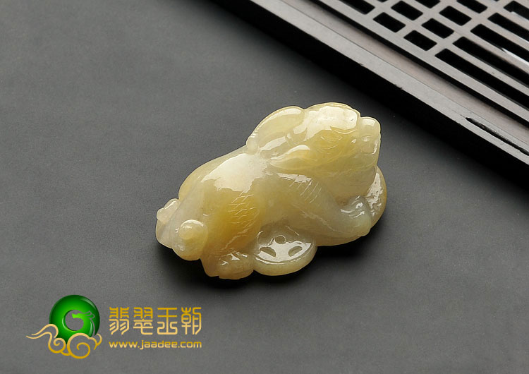 糯冰种黄翡缅甸翡翠A货貔貅挂件