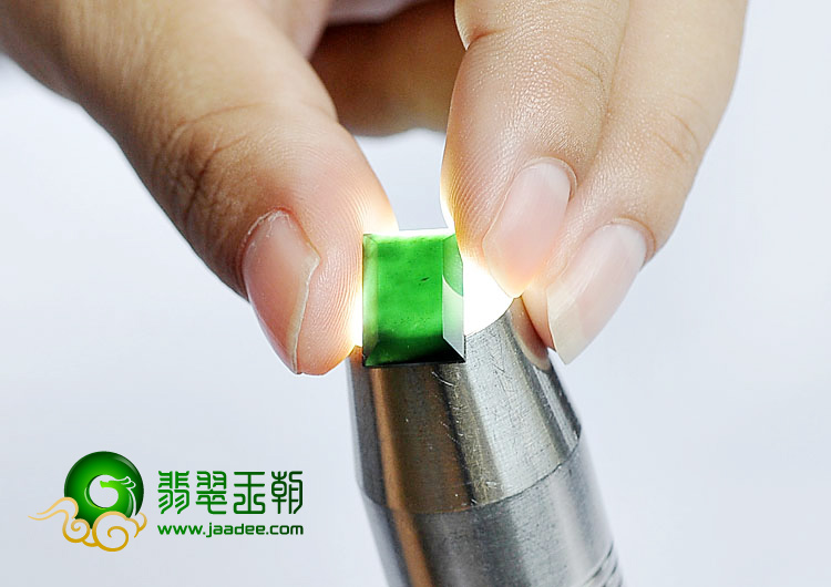 冰玻种墨翠缅甸翡翠A货戒面