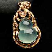 冰种略飘花缅甸翡翠A货镶玫瑰金葫芦胸坠（真钻）