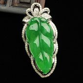 糯冰种翠色缅甸翡翠A货镶白金金枝玉叶胸坠（真钻）
