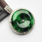 糯冰种癣加绿缅甸翡翠A货镶白金平安扣胸坠（真钻）