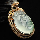 冰种飘花缅甸翡翠A货镶玫瑰金如意胸坠（真钻）