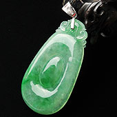 冰种翠色缅甸翡翠A货如意（金扣）