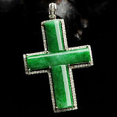 糯冰种阳绿缅甸翡翠A货镶白金十字架胸坠（真钻）