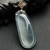 冰玻种略飘花缅甸翡翠A货福瓜挂件