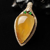 冰种黄翡缅甸翡翠A货镶玫瑰金心形胸坠（真钻）
