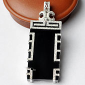 冰玻种墨翠缅甸翡翠A货镶白金胸坠（真钻）