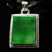 冰种翠色缅甸翡翠A货镶白金胸坠（真钻）