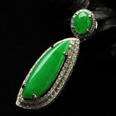 糯冰种翠色缅甸翡翠A货镶白金胸坠（真钻）