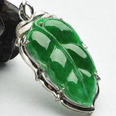 糯冰种阳绿缅甸翡翠A货镶白金金枝玉叶胸坠（真钻）