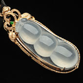 冰种无色缅甸翡翠A货镶玫瑰金四季豆胸坠（真钻）