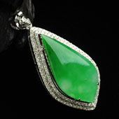 冰种翠色缅甸翡翠A货镶白金水滴胸坠（真钻）