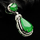 冰种翠色缅甸翡翠A货镶白金水滴胸坠（真钻）