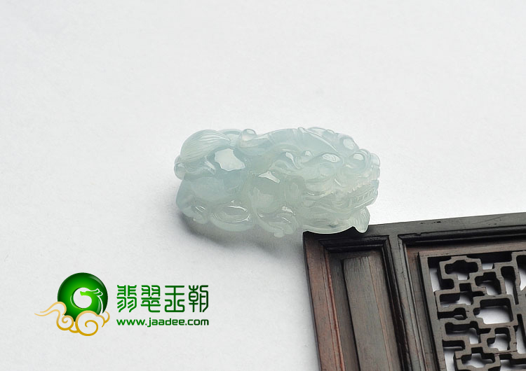 糯冰种晴水缅甸翡翠A货貔貅挂件