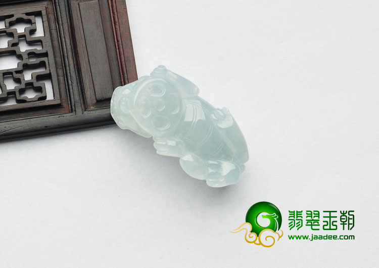 糯冰种晴水缅甸翡翠A货貔貅挂件