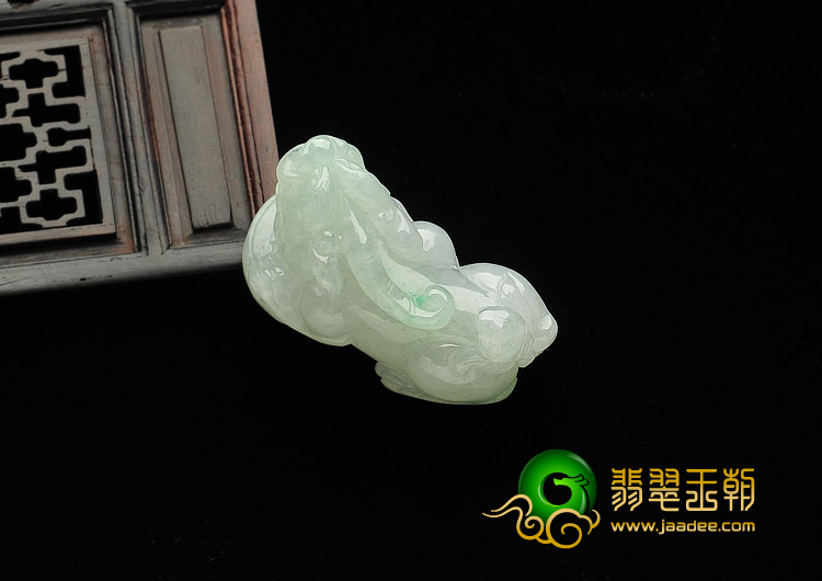 糯冰种晴水缅甸翡翠A货貔貅挂件