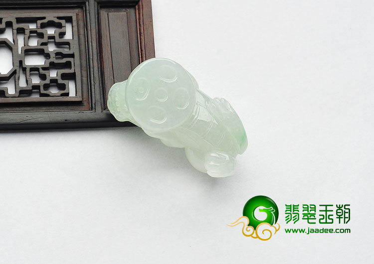糯冰种晴水缅甸翡翠A货貔貅挂件