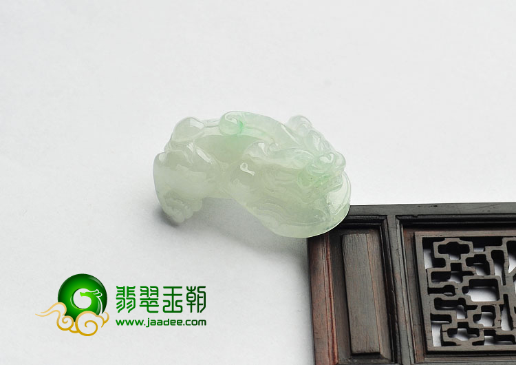 糯冰种晴水缅甸翡翠A货貔貅挂件
