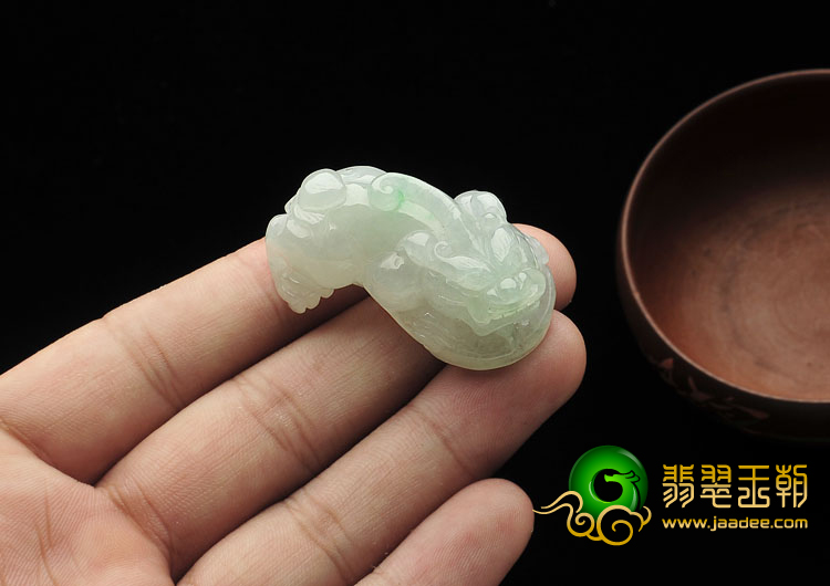 糯冰种晴水缅甸翡翠A货貔貅挂件