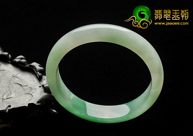 冰种翠色缅甸翡翠A货手镯（57.6mm）