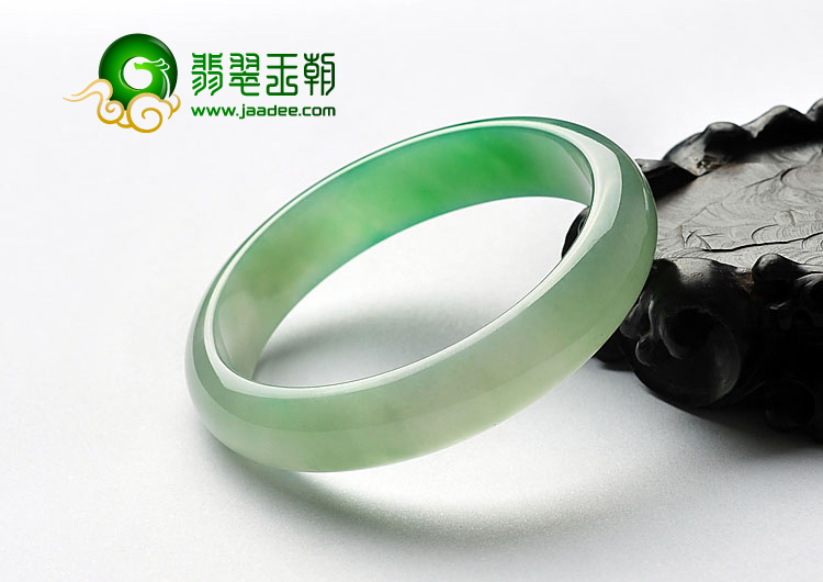 冰种翠色缅甸翡翠A货手镯（57.6mm）