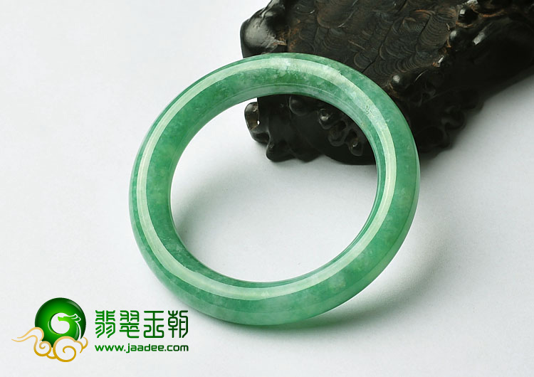 糯冰种豆色缅甸翡翠A货圆条手镯（55mm）