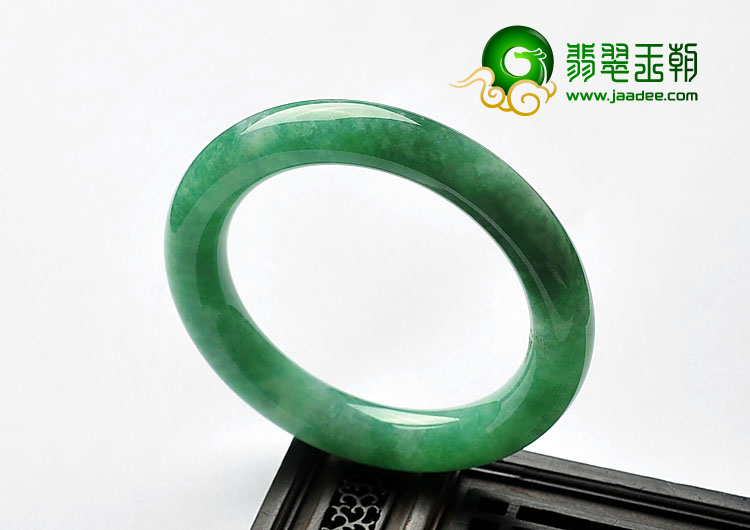 糯冰种豆色缅甸翡翠A货圆条手镯（55mm）