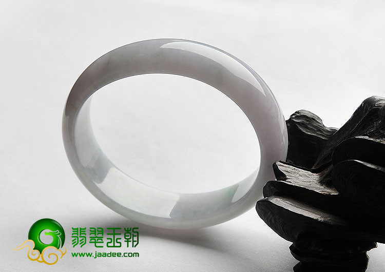 糯冰种淡春带彩缅甸翡翠A货贵妃镯（56.5mm-52mm）