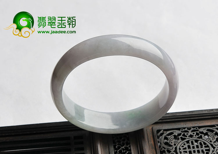糯冰种淡春带彩缅甸翡翠A货贵妃镯（56.5mm-52mm）